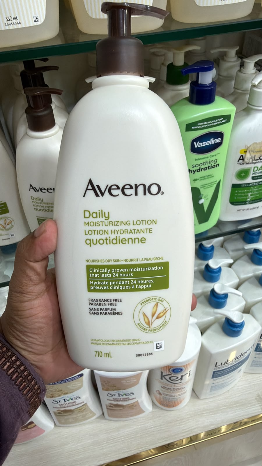 Aveeno Daily Moisturizing Body Lotion with Soothing Oat 710ml