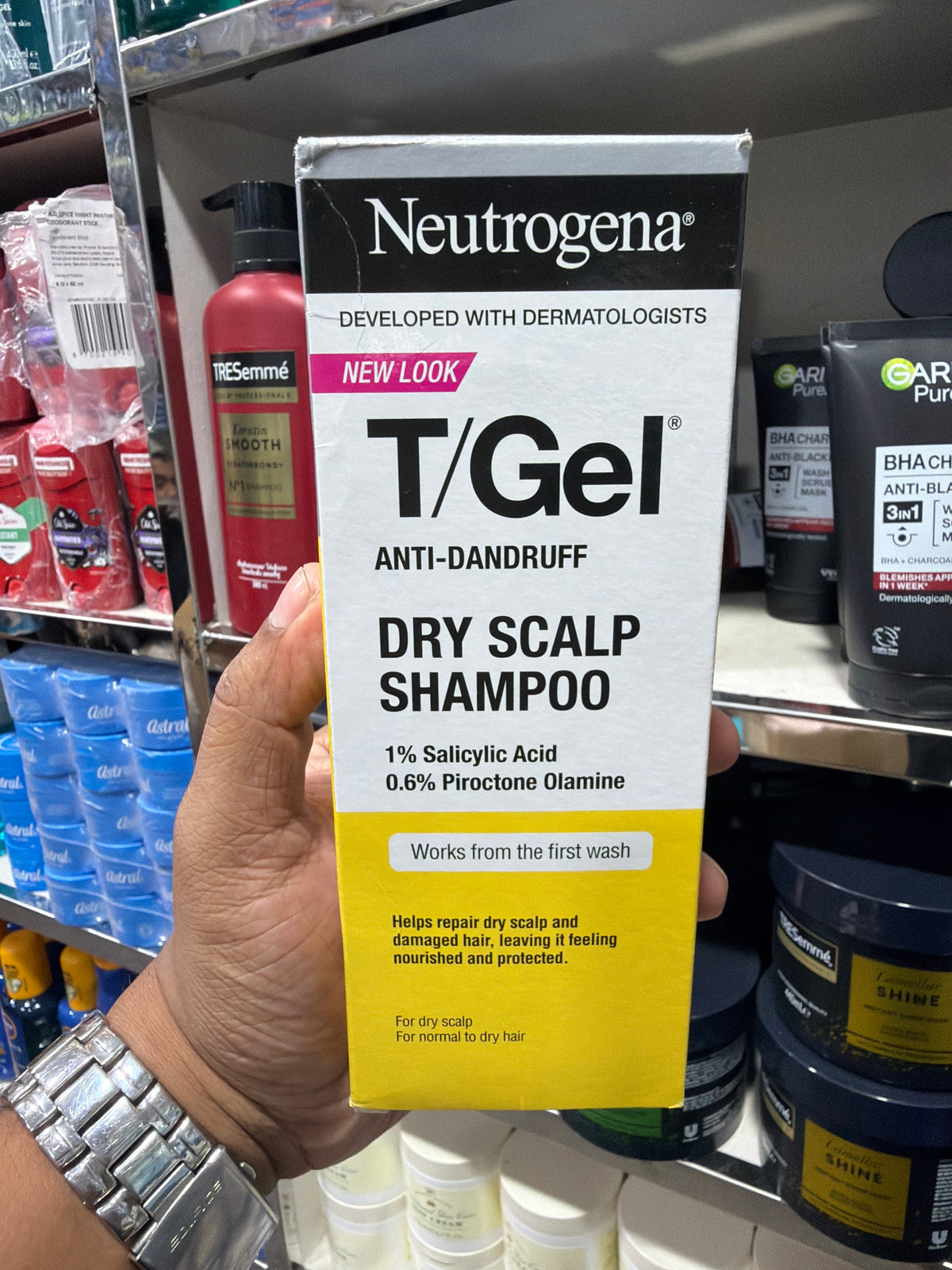 Neutrogena T-Gel Anti-Dandruff Dry Scalp Shampoo 250ml