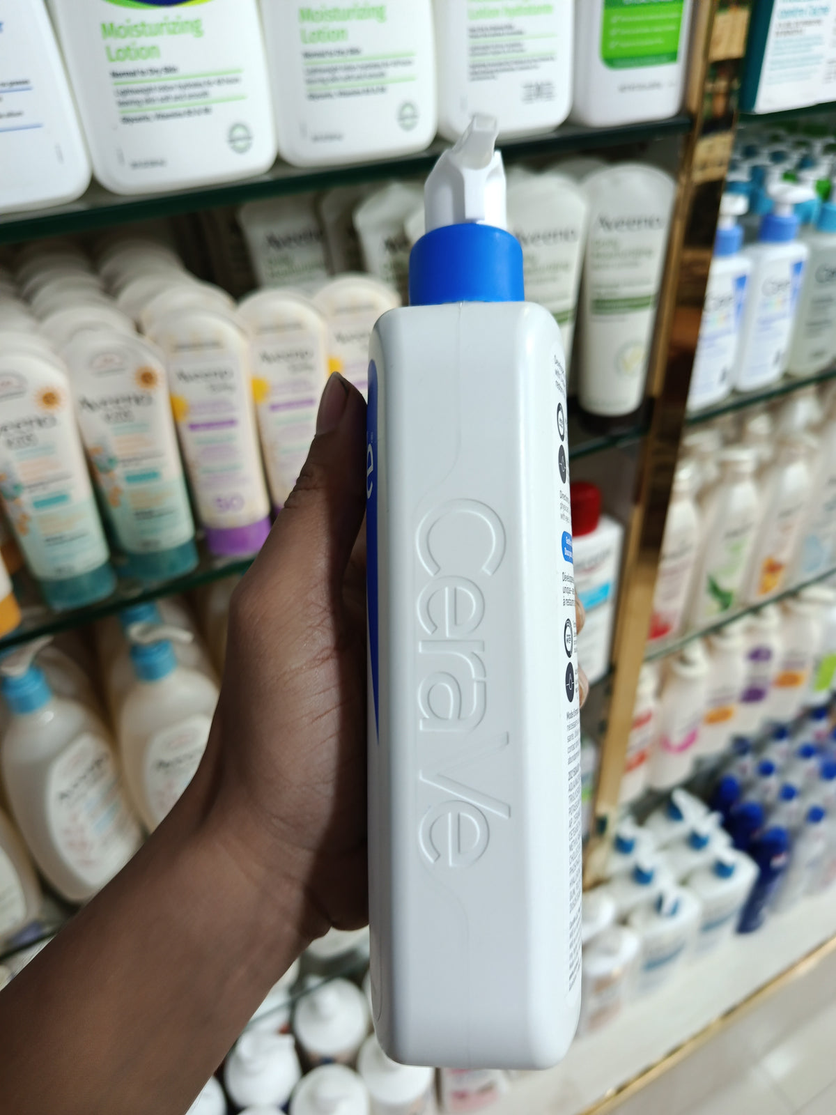 Cerave Daily Moisturizing Lotion with 3 Essential Ceramides & Hyaluronic Acid 562ml