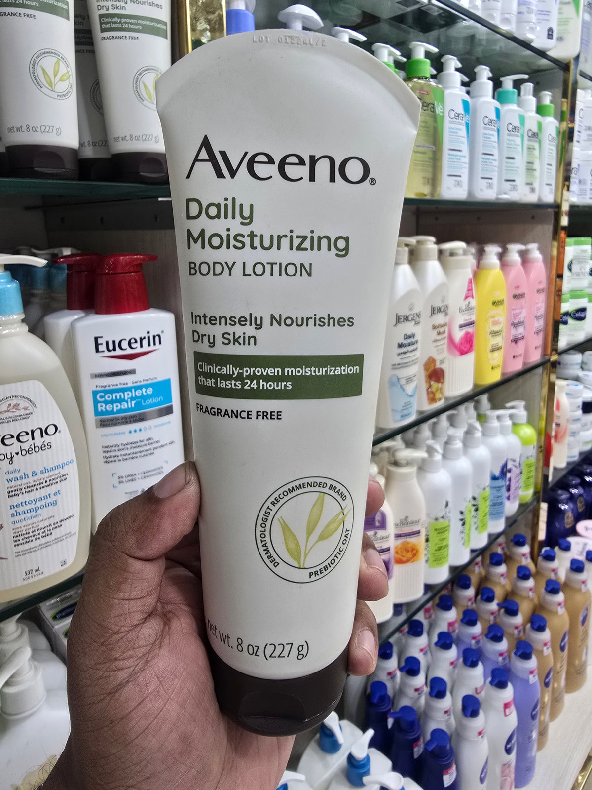 Aveeno Daily Moisturizing Intensely Nourishes Body Lotion for Dry Skin 71g