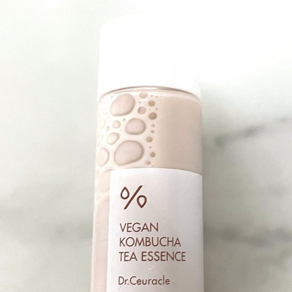 DR. CEURACLE VEGAN KOMBUCHA TEA ESSENCE 18ML (MINI)